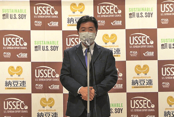 水戸市長高橋やすしが納豆消費日本一奪還を宣言している写真
